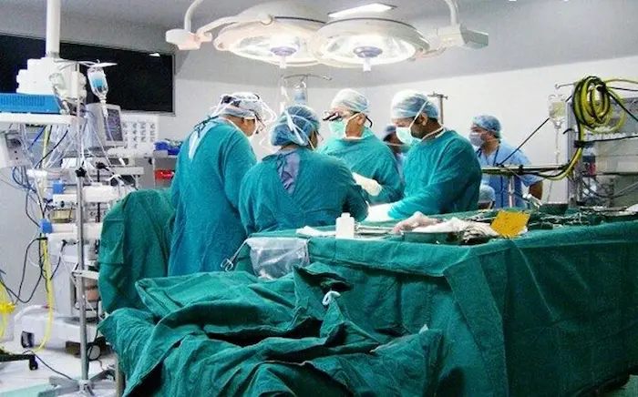 جراحی برای درمان سرطان روده 5464654120